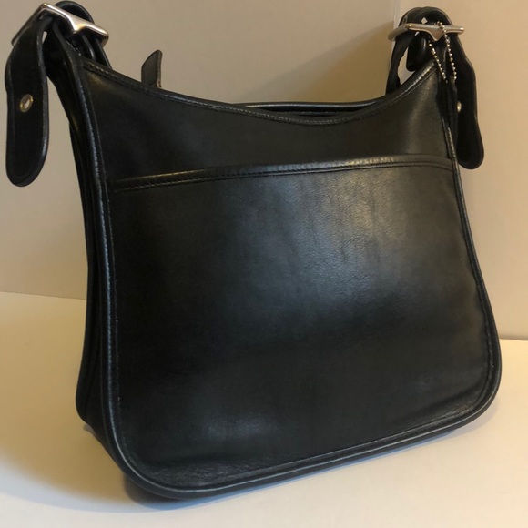 Coach Handbags - Classic🌺COACH🌺 large Legacy Zip #9966